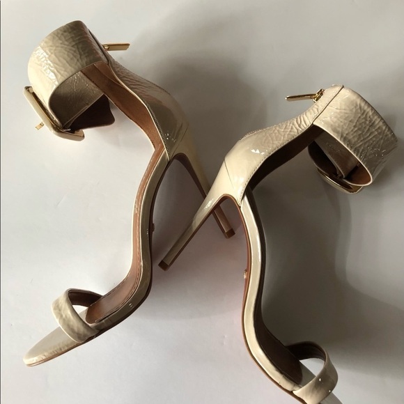 L’intervalle strappy heels.. size 6 3” heel 💛 - Picture 3 of 7